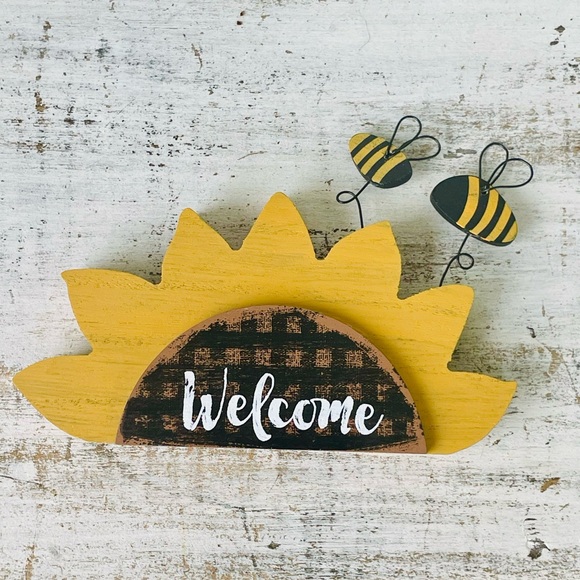 *Distressed Wooden “Welcome” Sunflower Shelf Sitter with Bees - Picture 8 of 13